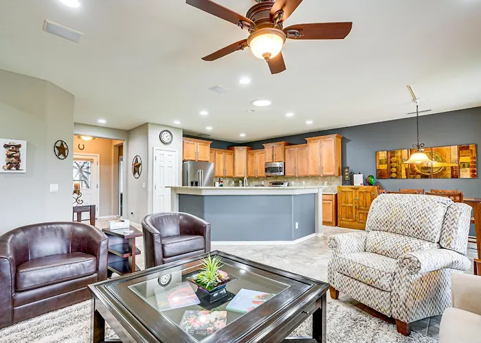 Backyard Paradise & Community Perks: Oasis * Buckeye