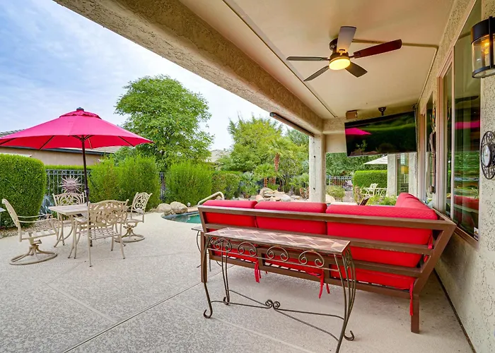 Backyard Paradise & Community Perks: Oasis Holiday home