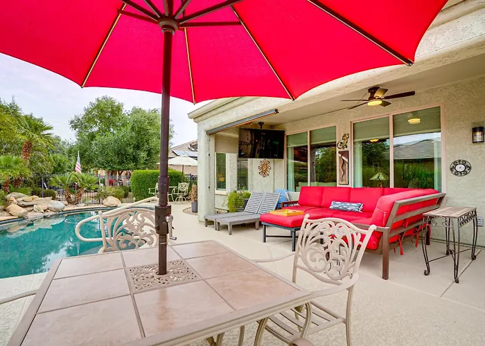 Holiday home Backyard Paradise & Community Perks: Oasis Buckeye
